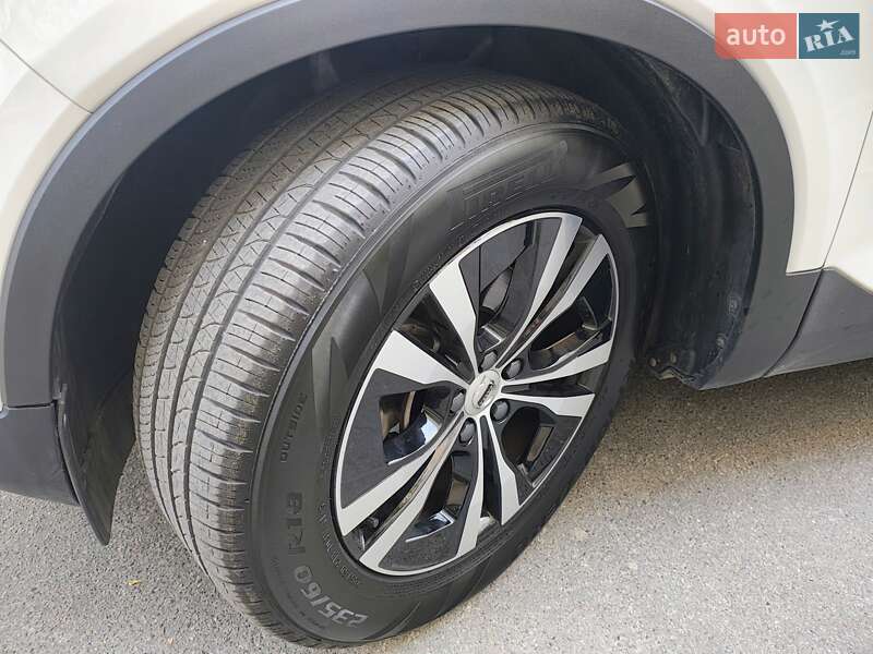 Позашляховик / Кросовер Volvo XC40 2019 в Києві