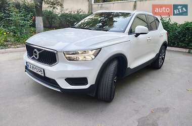 Внедорожник / Кроссовер Volvo XC40 2019 в 