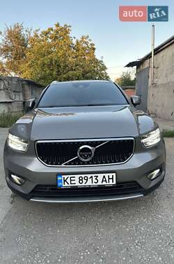 Внедорожник / Кроссовер Volvo XC40 2020 в 
