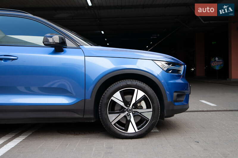 Внедорожник / Кроссовер Volvo XC40 2021 в Киеве