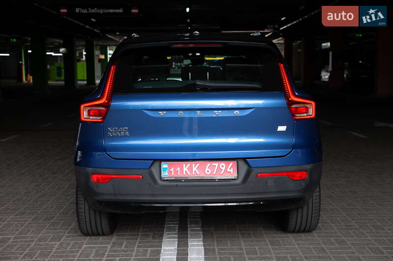 Внедорожник / Кроссовер Volvo XC40 2021 в Киеве