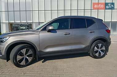 Внедорожник / Кроссовер Volvo XC40 2020 в 