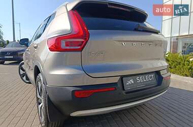 Внедорожник / Кроссовер Volvo XC40 2020 в 