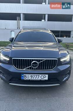 Внедорожник / Кроссовер Volvo XC40 2018 в 