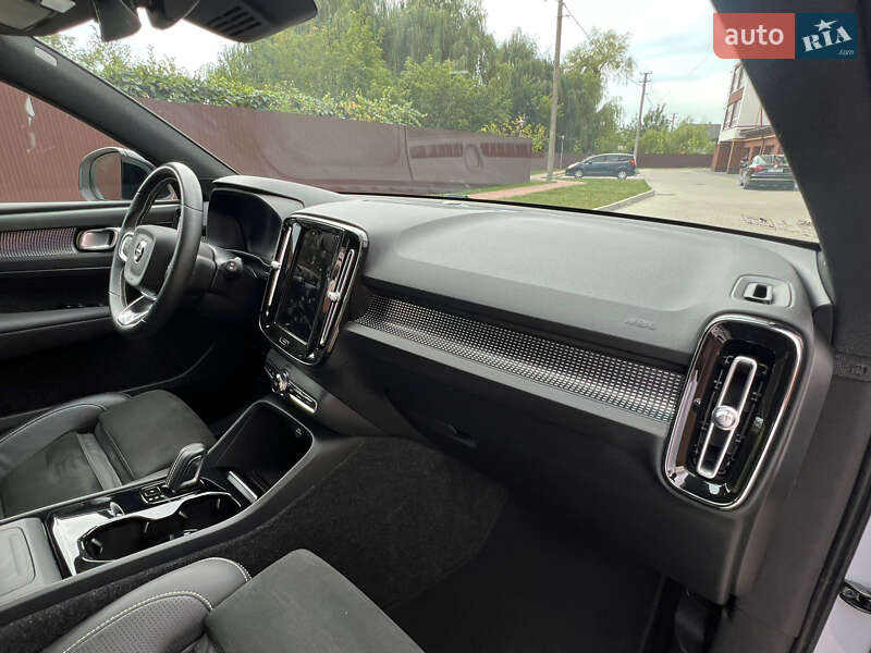 Внедорожник / Кроссовер Volvo XC40 2021 в Ивано-Франковске
