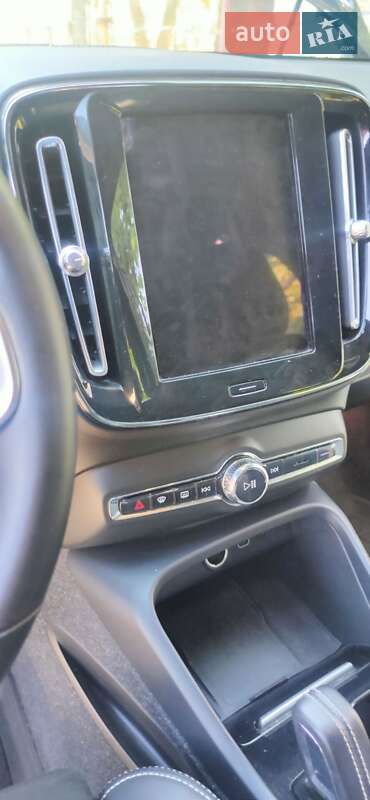 Позашляховик / Кросовер Volvo XC40 2021 в Мукачевому