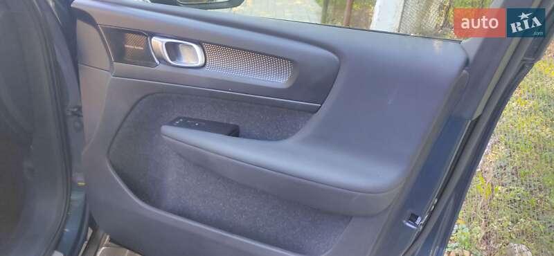 Позашляховик / Кросовер Volvo XC40 2021 в Мукачевому