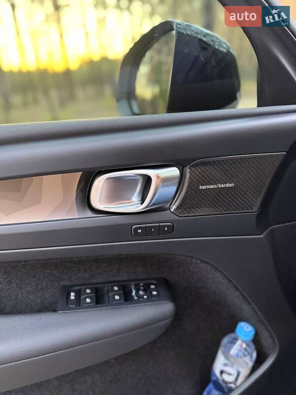 Внедорожник / Кроссовер Volvo XC40 2022 в Полтаве фото 17 Внедорожник / Кроссовер Volvo XC40 2022 в Полтаве