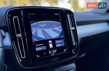 Внедорожник / Кроссовер Volvo XC40 2019 в 