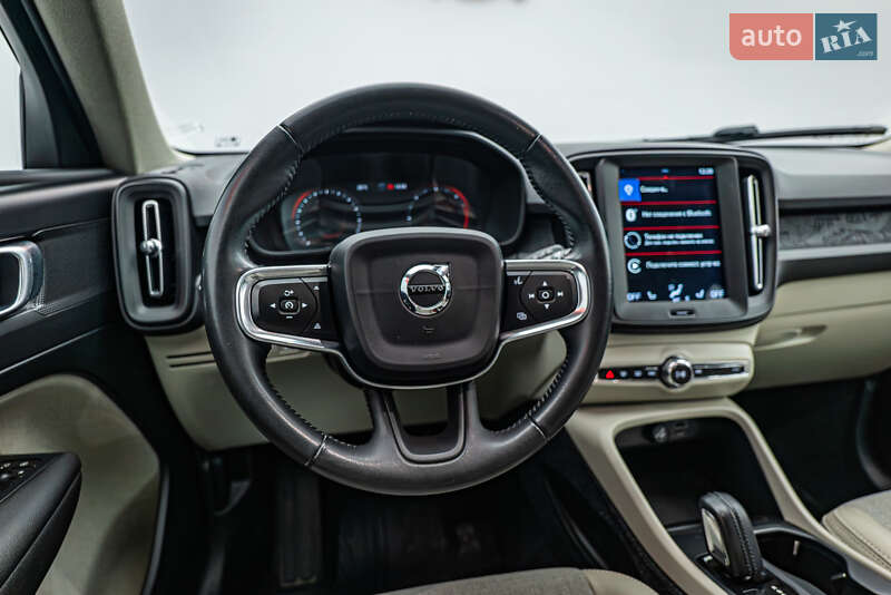 Внедорожник / Кроссовер Volvo XC40 2019 в Киеве