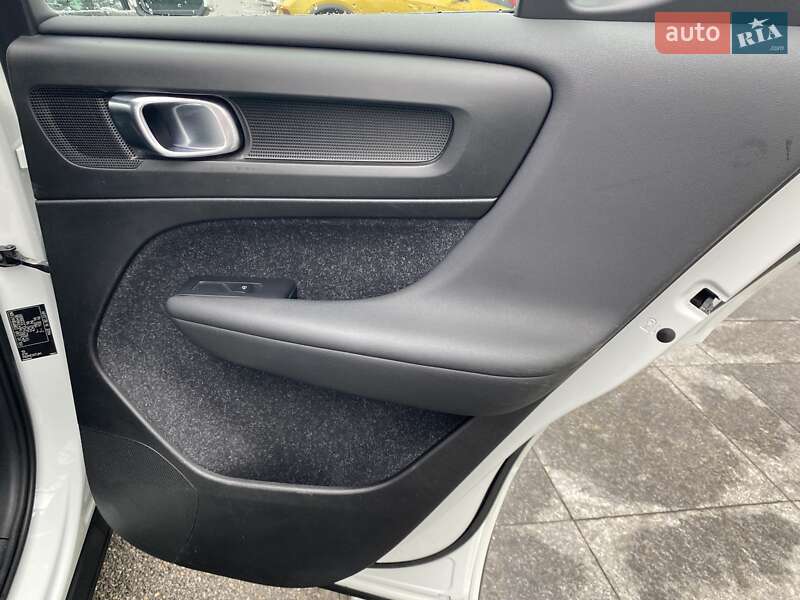 Позашляховик / Кросовер Volvo XC40 2019 в Києві фото 17 Позашляховик / Кросовер Volvo XC40 2019 в Києві