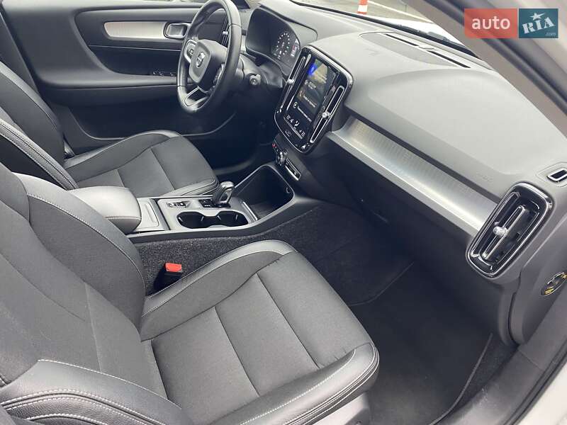 Позашляховик / Кросовер Volvo XC40 2019 в Києві фото 12 Позашляховик / Кросовер Volvo XC40 2019 в Києві