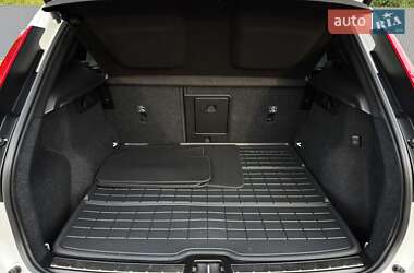 Внедорожник / Кроссовер Volvo XC40 2024 в 