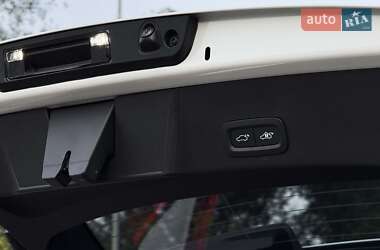 Внедорожник / Кроссовер Volvo XC40 2024 в 