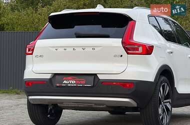 Внедорожник / Кроссовер Volvo XC40 2024 в 