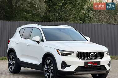 Внедорожник / Кроссовер Volvo XC40 2024 в 