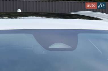 Внедорожник / Кроссовер Volvo XC40 2024 в 