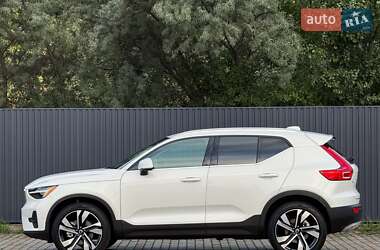 Внедорожник / Кроссовер Volvo XC40 2024 в 