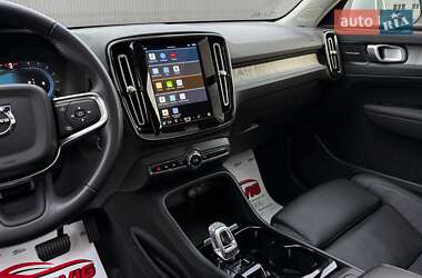 Внедорожник / Кроссовер Volvo XC40 2024 в 