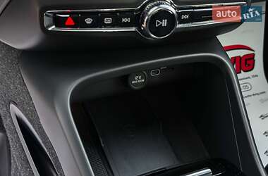 Внедорожник / Кроссовер Volvo XC40 2024 в 