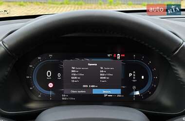 Внедорожник / Кроссовер Volvo XC40 2024 в 