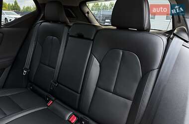 Внедорожник / Кроссовер Volvo XC40 2024 в 