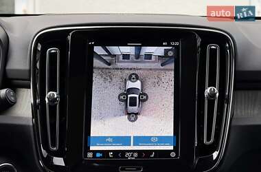 Внедорожник / Кроссовер Volvo XC40 2024 в 