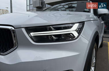 Внедорожник / Кроссовер Volvo XC40 2019 в 