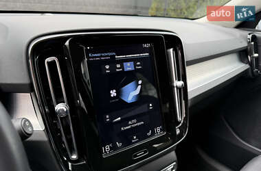 Внедорожник / Кроссовер Volvo XC40 2019 в 