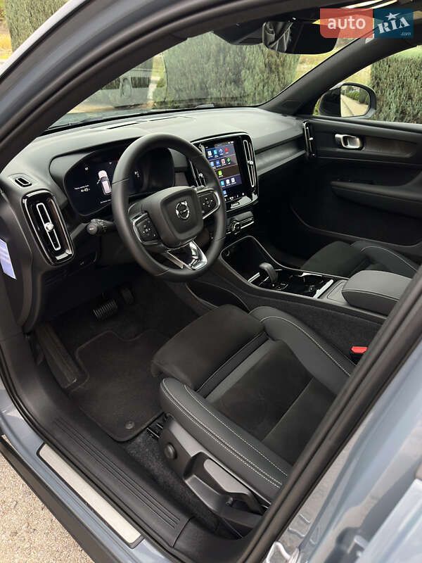 Внедорожник / Кроссовер Volvo XC40 2023 в Днепре