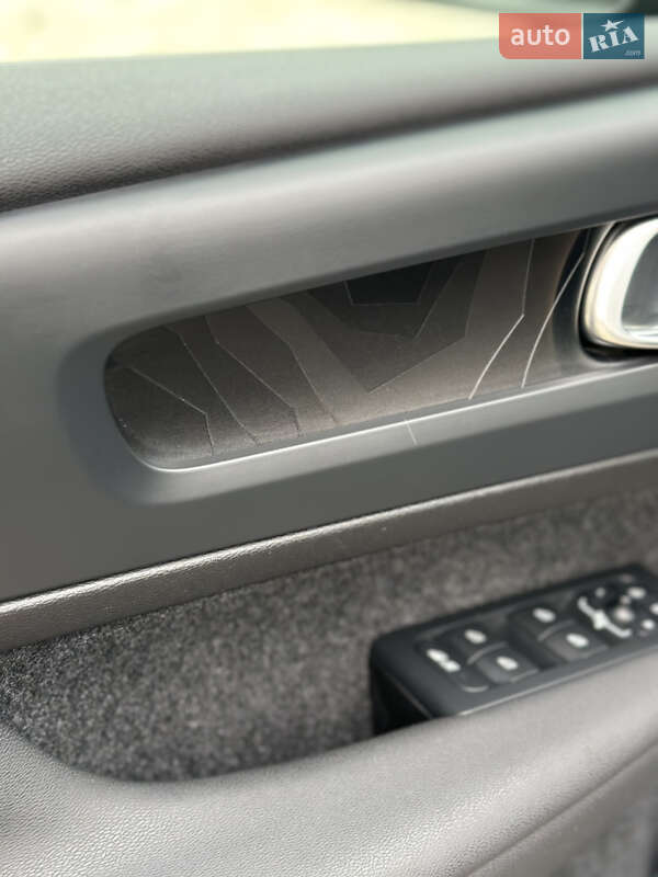 Внедорожник / Кроссовер Volvo XC40 2023 в Днепре
