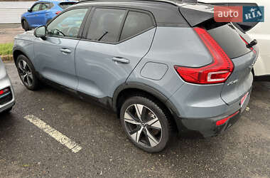 Внедорожник / Кроссовер Volvo XC40 2022 в 