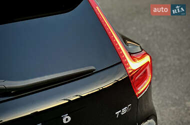 Внедорожник / Кроссовер Volvo XC40 2020 в 