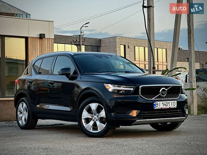 Внедорожник / Кроссовер Volvo XC40 2020 в 