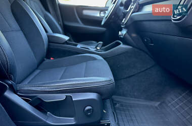 Внедорожник / Кроссовер Volvo XC40 2020 в 
