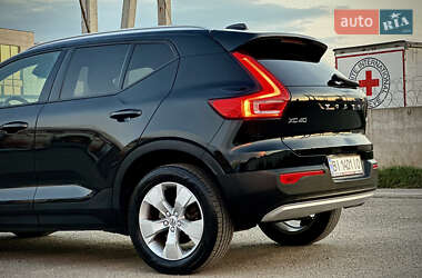Внедорожник / Кроссовер Volvo XC40 2020 в 