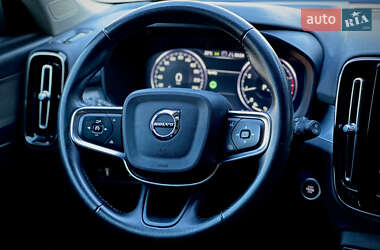 Внедорожник / Кроссовер Volvo XC40 2020 в 