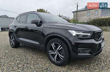 Позашляховик / Кросовер Volvo XC40 2018 в 