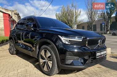 Внедорожник / Кроссовер Volvo XC40 2022 в 