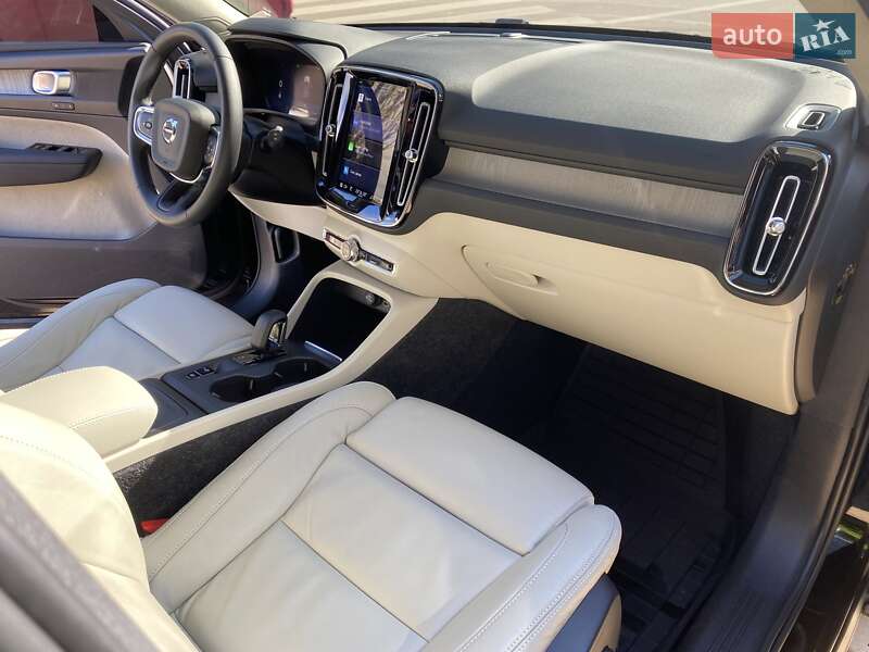 Внедорожник / Кроссовер Volvo XC40 2022 в Одессе