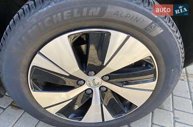 Внедорожник / Кроссовер Volvo XC40 2022 в 