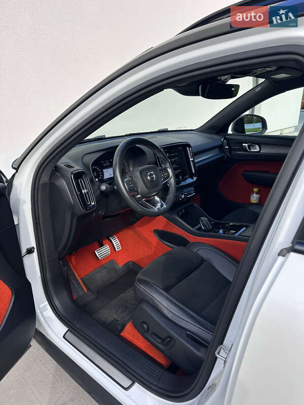 Внедорожник / Кроссовер Volvo XC40 2018 в Луцке