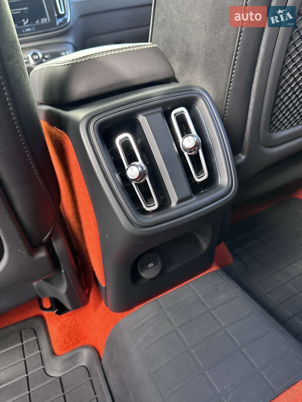 Внедорожник / Кроссовер Volvo XC40 2018 в Луцке