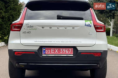 Внедорожник / Кроссовер Volvo XC40 2024 в 