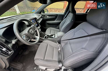 Внедорожник / Кроссовер Volvo XC40 2024 в 