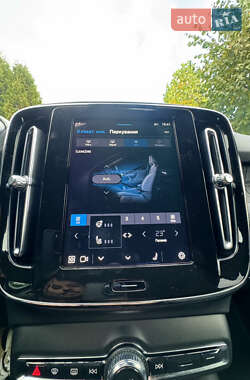 Внедорожник / Кроссовер Volvo XC40 2024 в 
