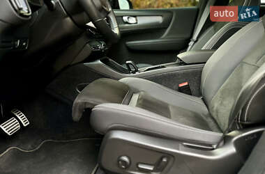 Внедорожник / Кроссовер Volvo XC40 2021 в 