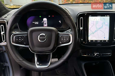 Внедорожник / Кроссовер Volvo XC40 2021 в 