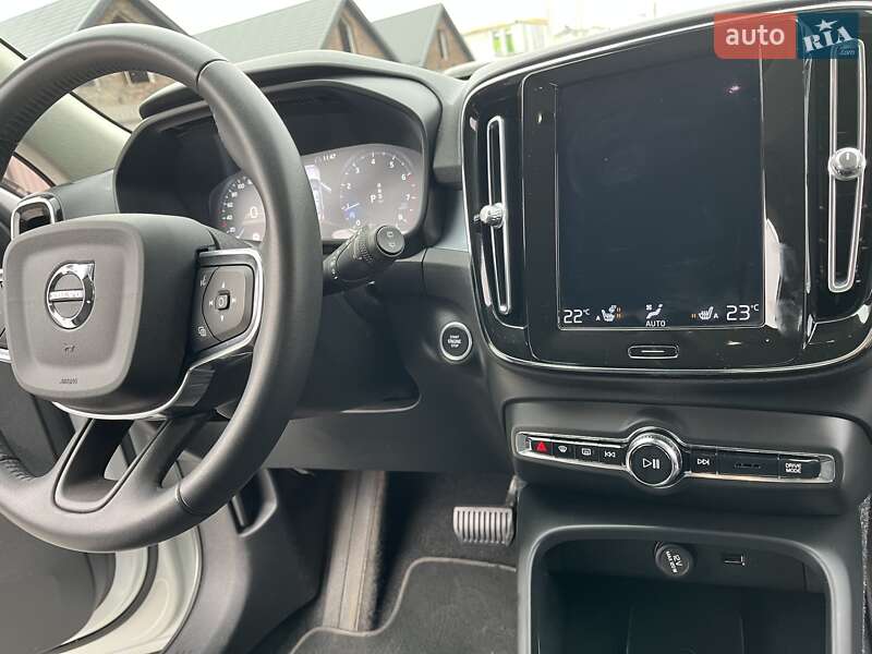 Позашляховик / Кросовер Volvo XC40 2021 в Києві