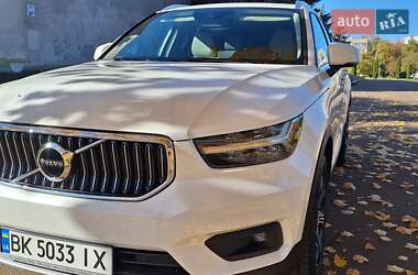 Внедорожник / Кроссовер Volvo XC40 2018 в 